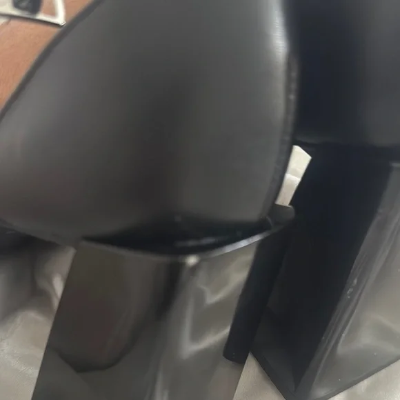 Gianni Bini Black Block Heel Sandals - Picture 4 of 6